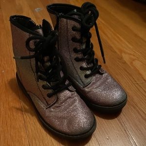 Girls’ boots